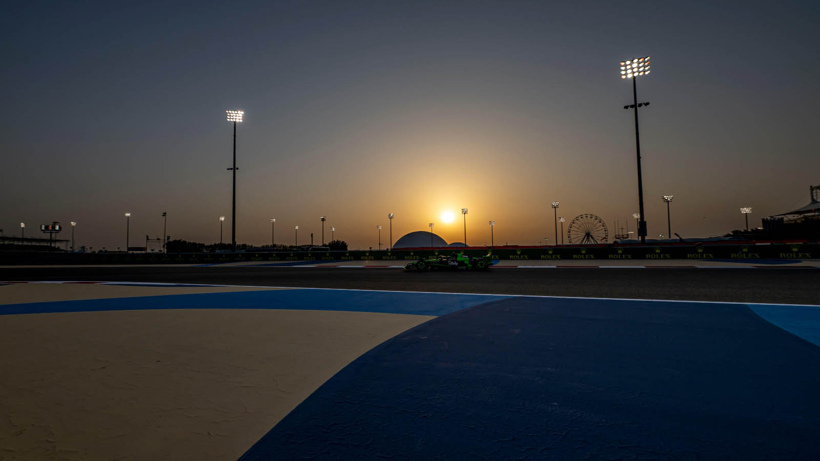 Bahrain F1 circuit by night.