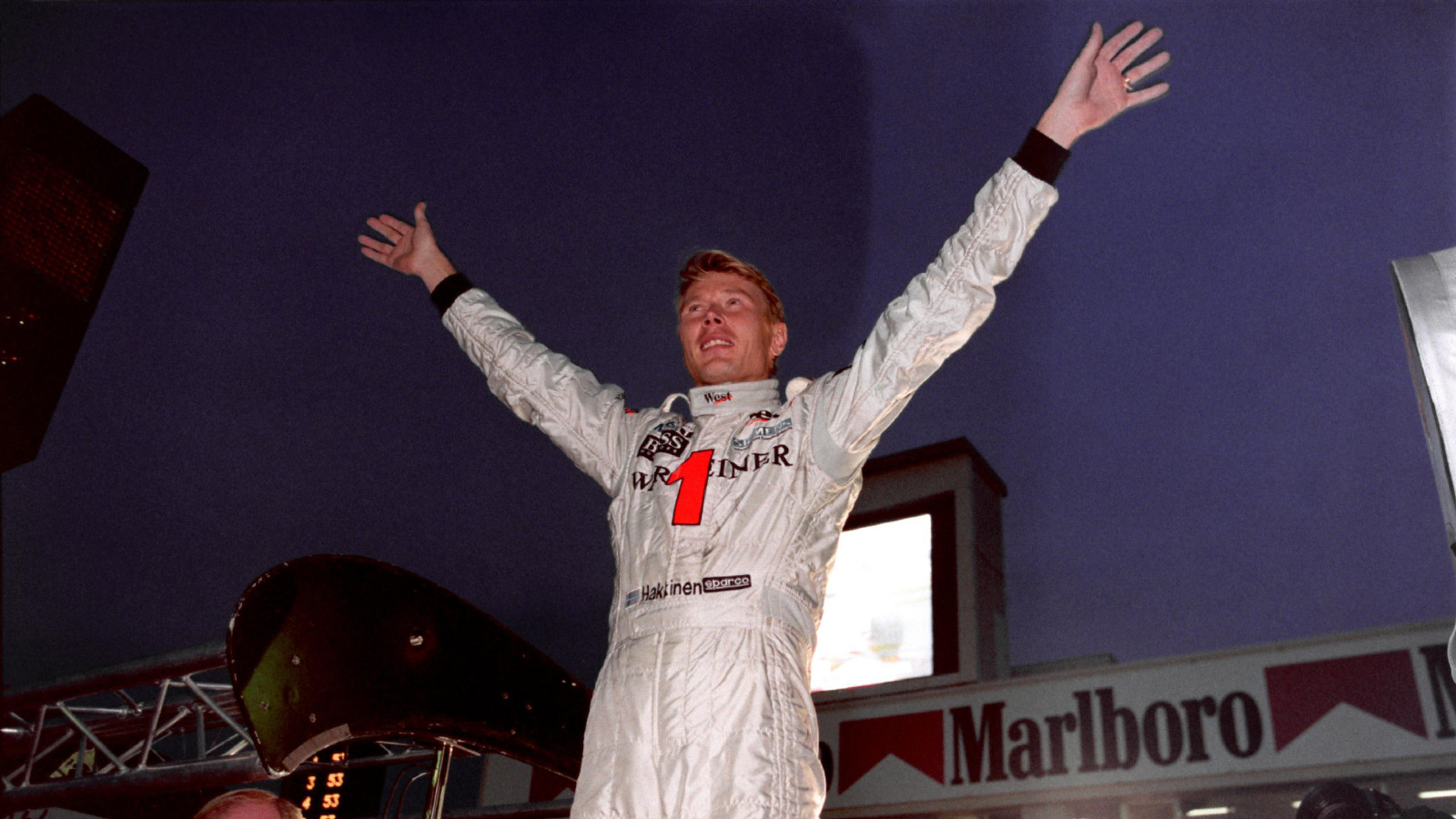 Mika Hakkinen, McLaren, Suzuka, 1999 Japanese Grand Prix.