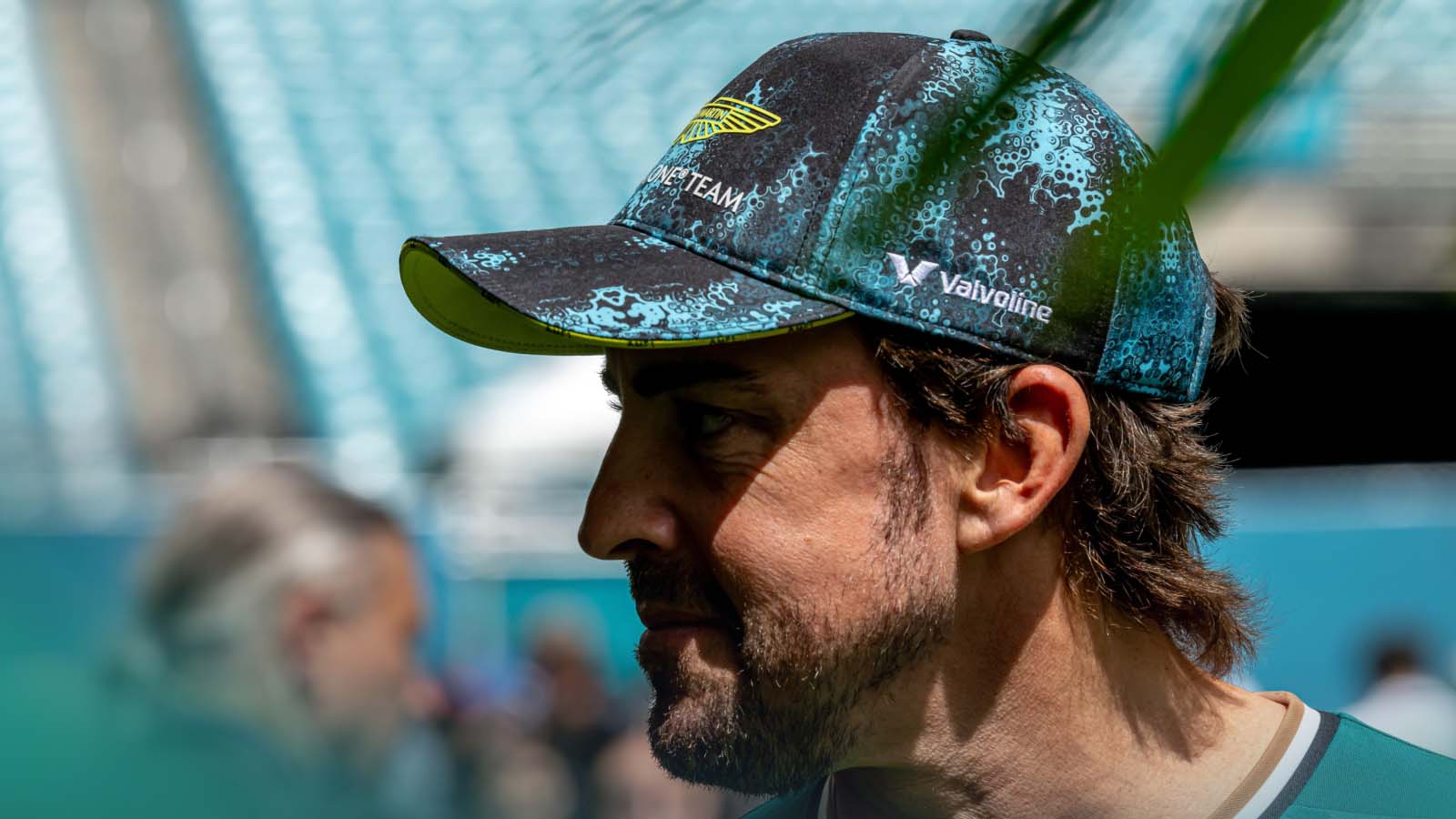 Fernando Alonso attention caught by big new signing involving two former teams - Vimarsana News