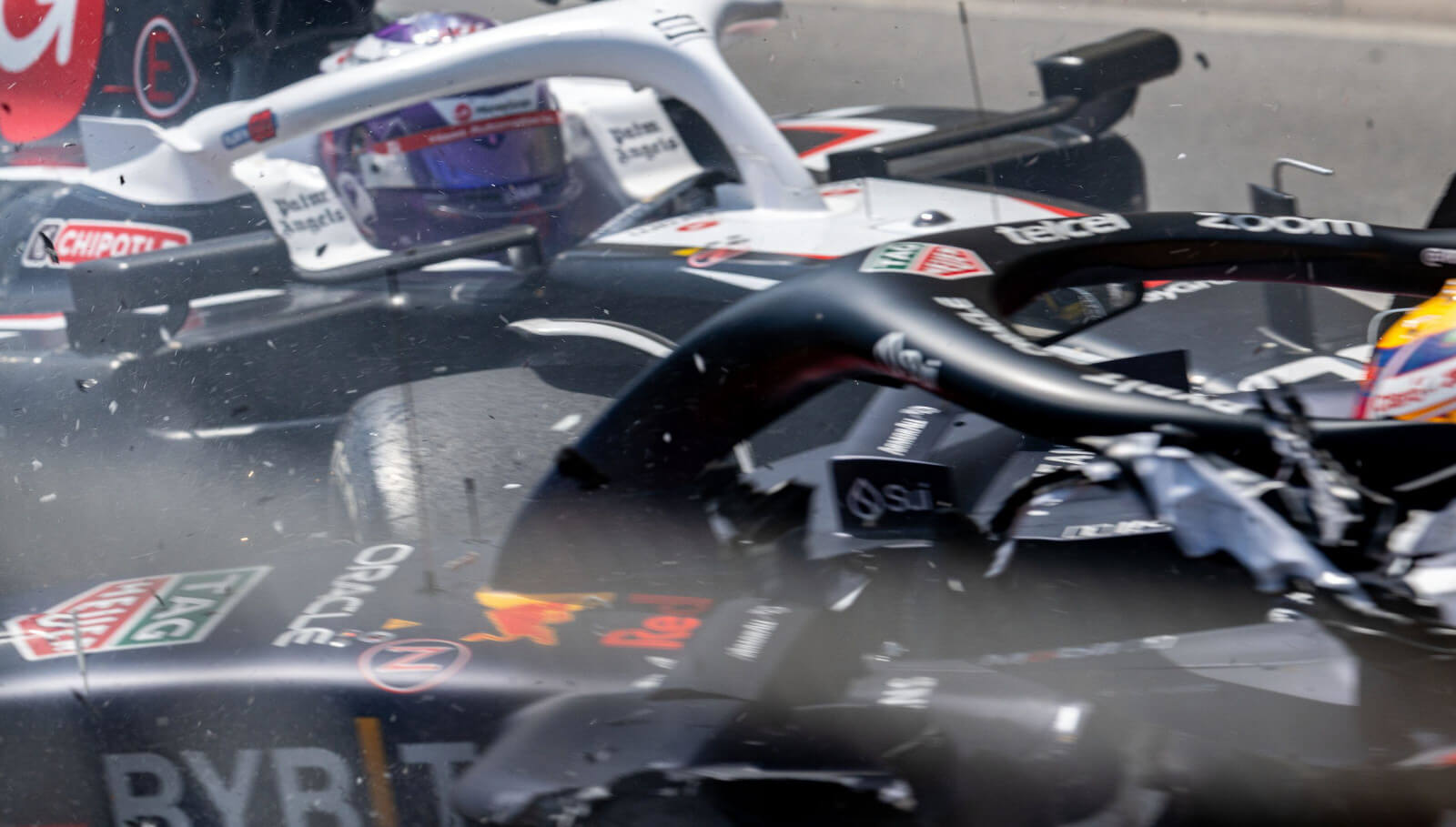 Jenson Button and Martin Brundle debate 'strange' Perez v Magnussen crash - Vimarsana News