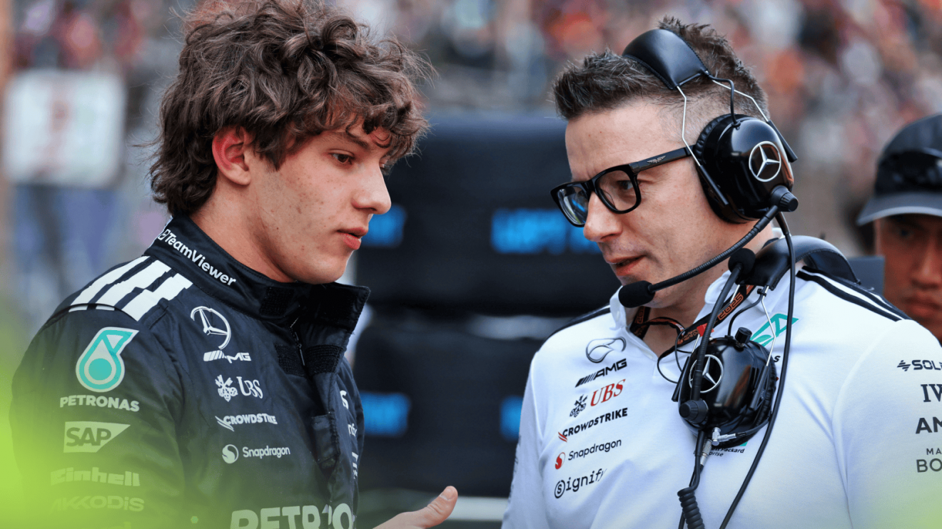 Andrea Kimi Antonelli and Peter Bonnington deep in conversation on the Chinese GP sprint grid