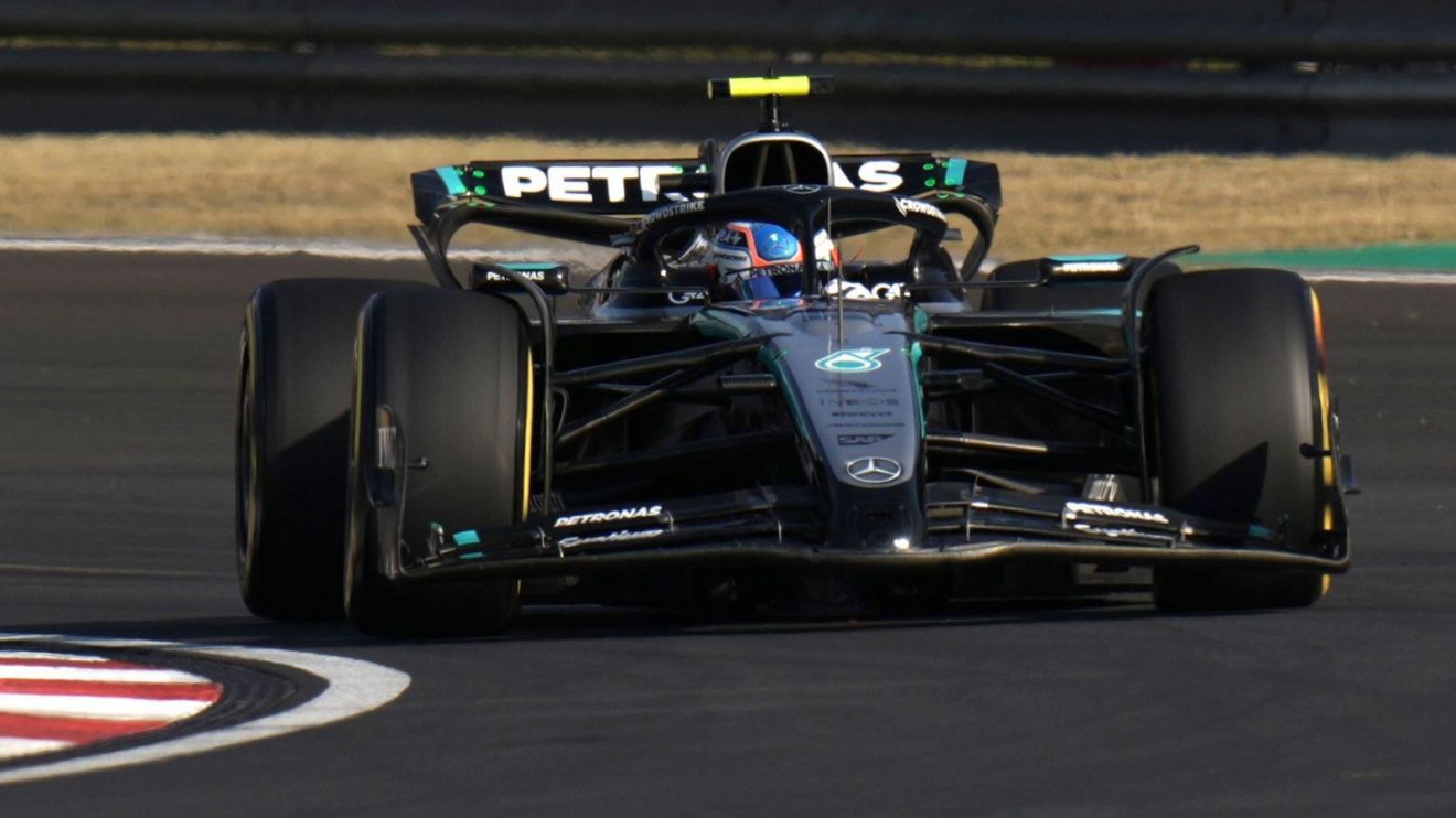 Kimi Antonelli driving the Mercedes W16 at the 2025 Chinese Grand Prix