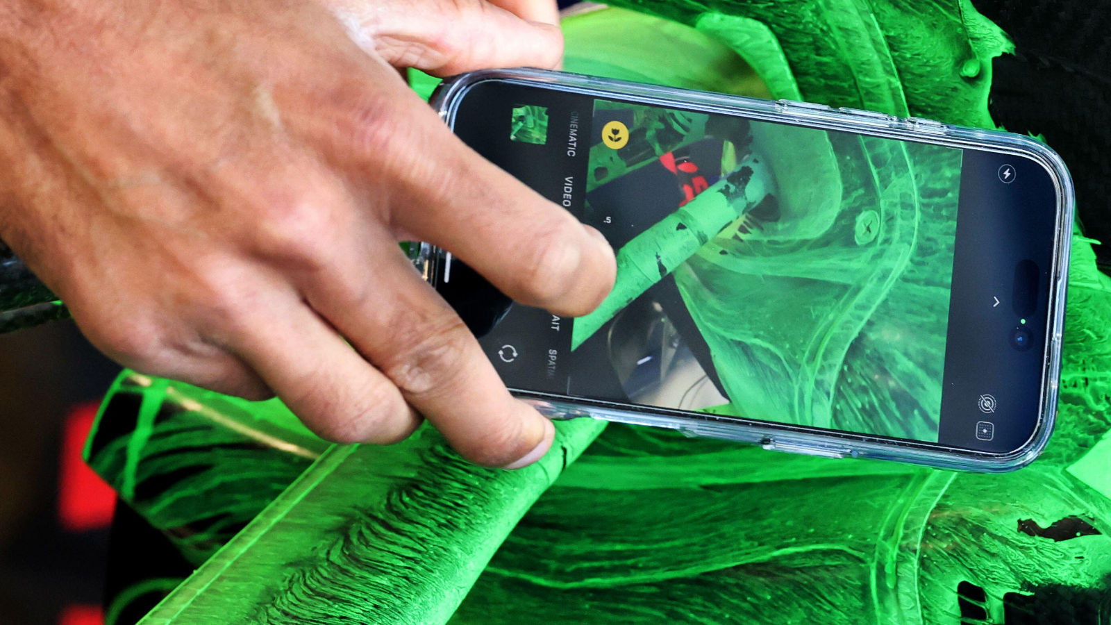 McLaren MCL39 flo-viz photo