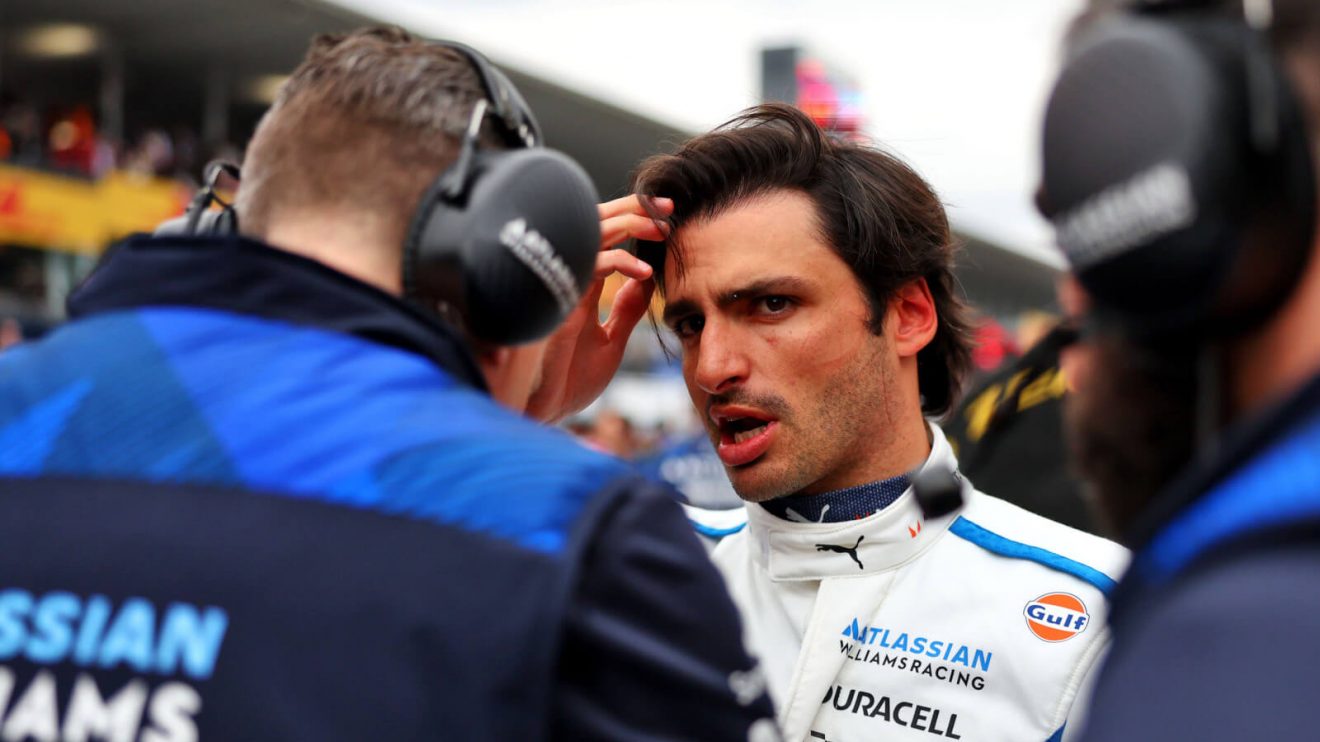 Carlos Sainz on the grid with Williams