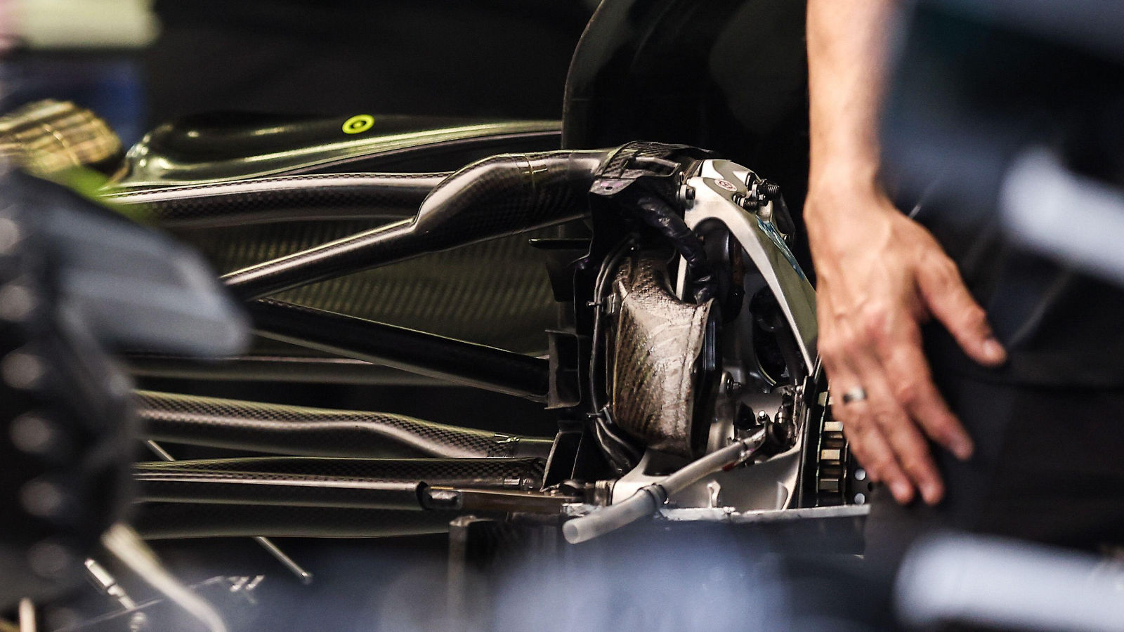 Mercedes W16 rear suspension