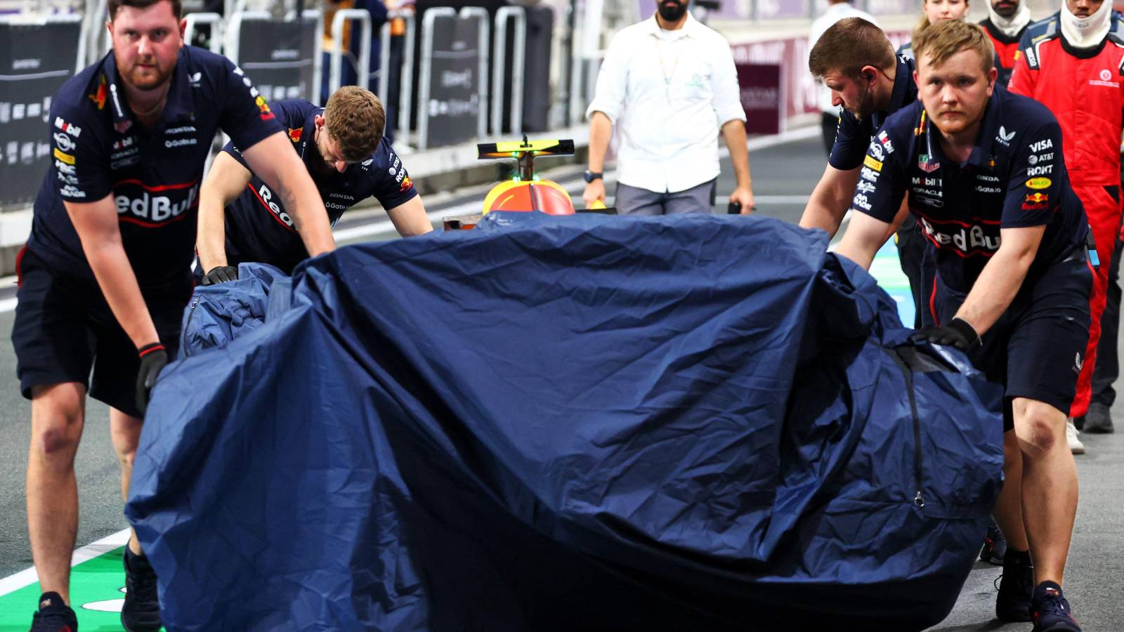 Red Bull recover the Red Bull RB21 crashed by Yuki Tsunoda at the 2025 Saudi Arabian Grand Prix