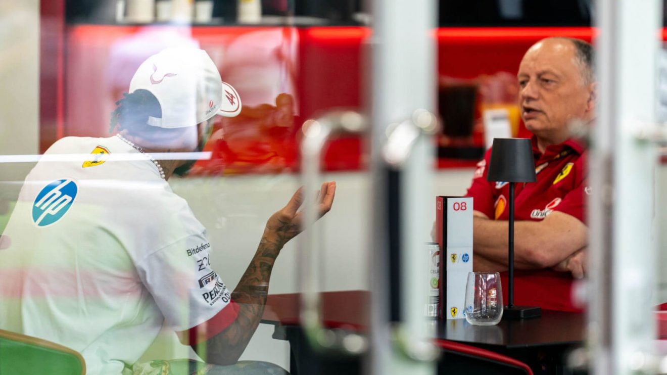Lewis Hamilton speaking with Fred Vasseur
