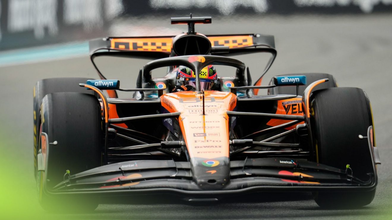 Oscar Piastri driving the McLaren MCL39 at the 2025 Miami Grand Prix