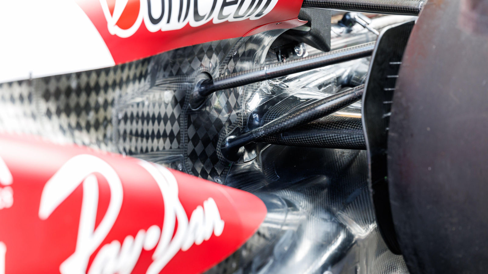 Ferrari SF-25 rear suspension