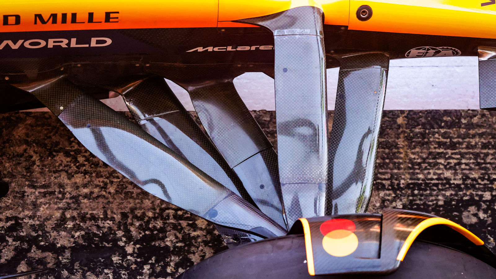 McLaren MCL39 front suspension top down overview