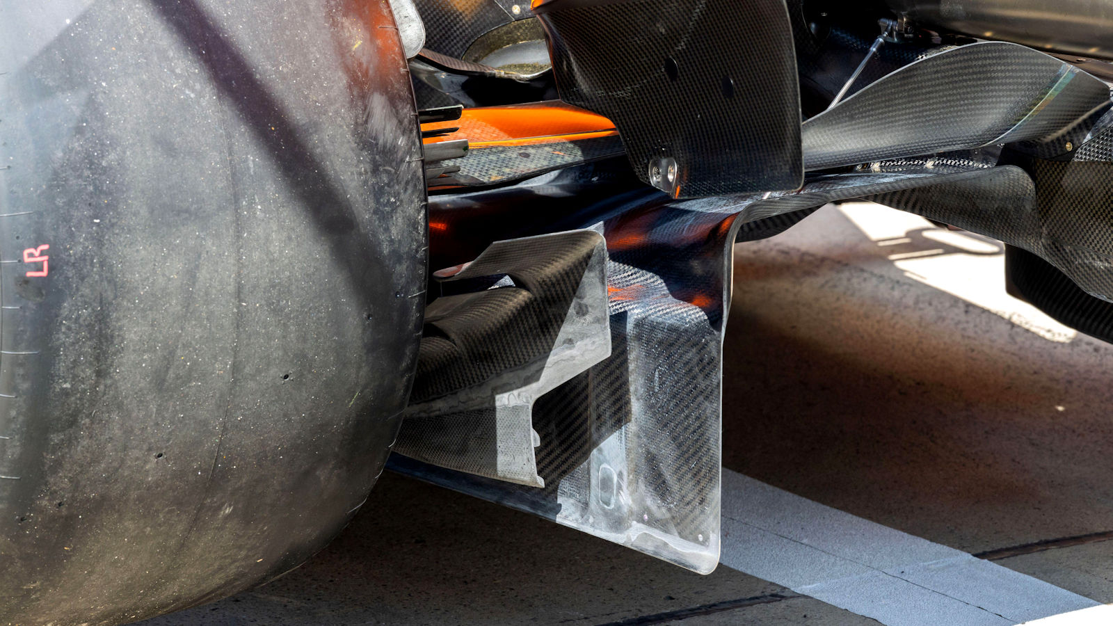 McLaren MCL39 rear brake duct winglet