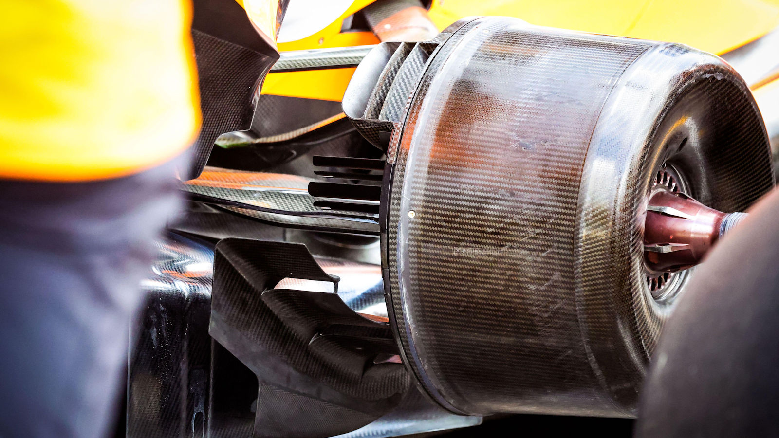 McLaren MCL39 rear brake duct