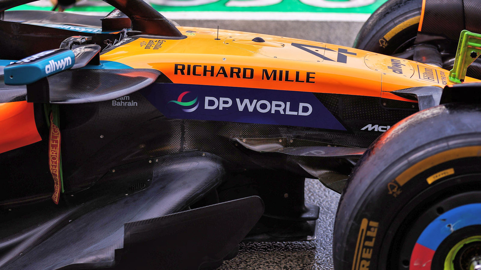 Передняя подвеска McLaren MCL39