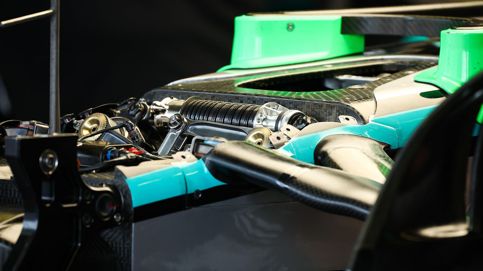 Mercedes W16 inboard front suspension