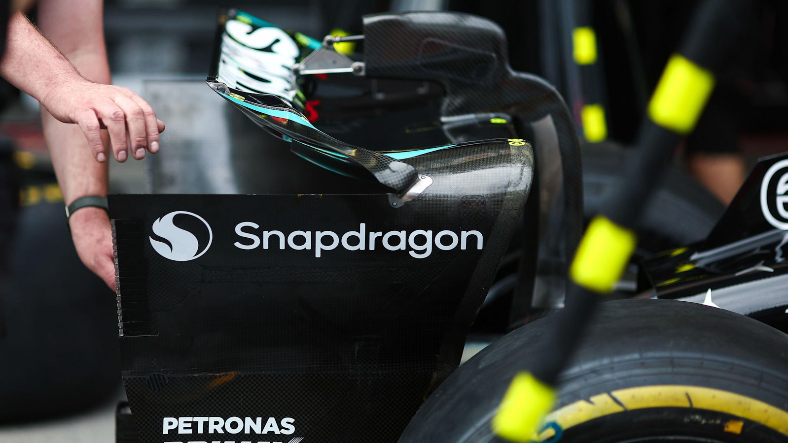 Mercedes W16 rear wing