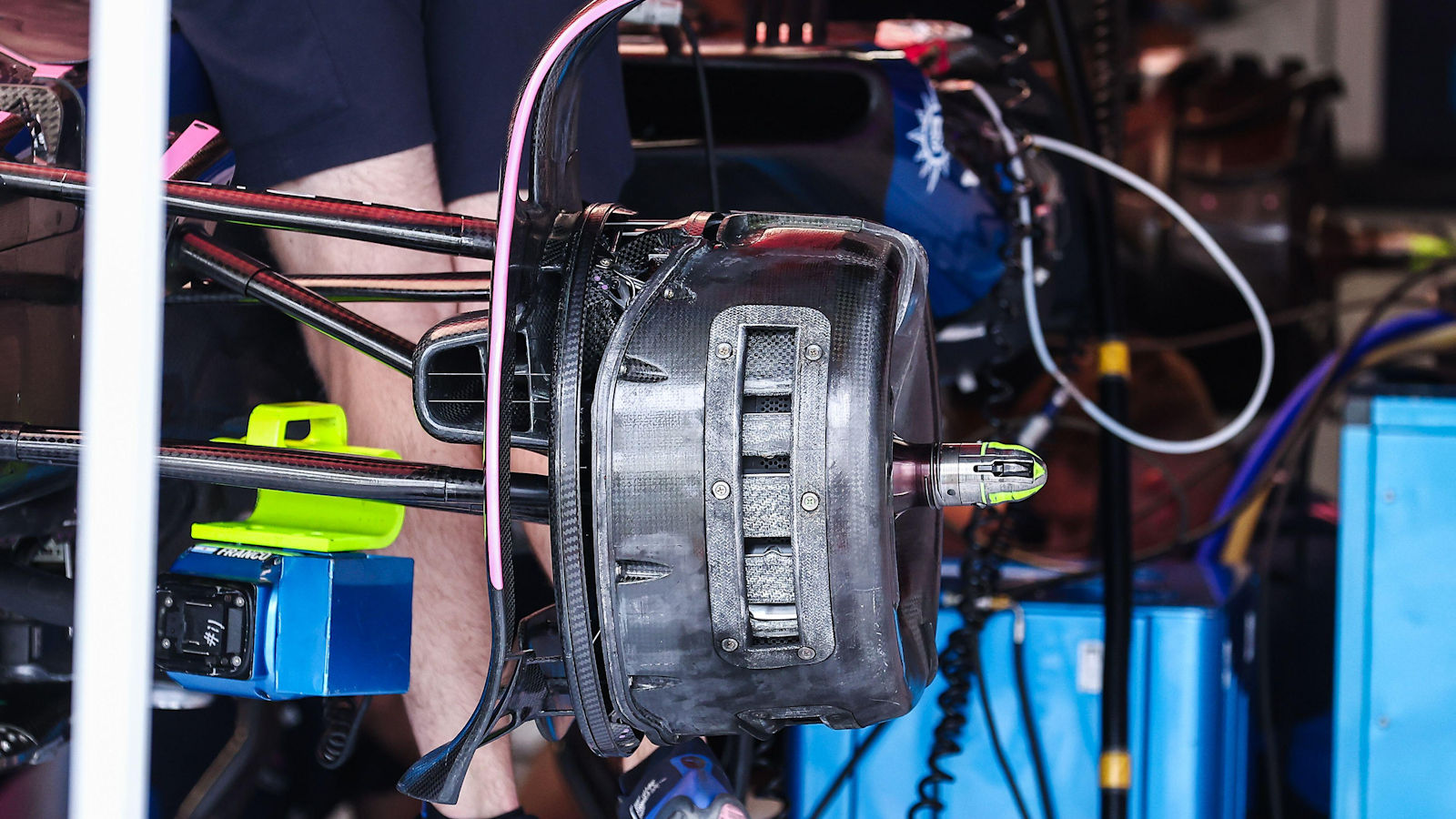 Alpine A525 front brake assembly