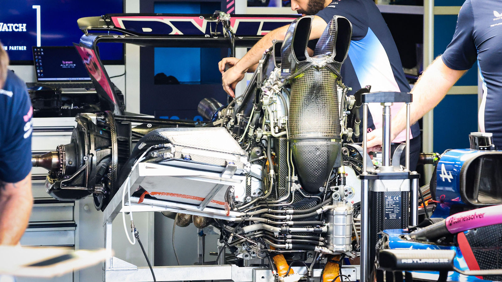 Alpine A525 powerunit install