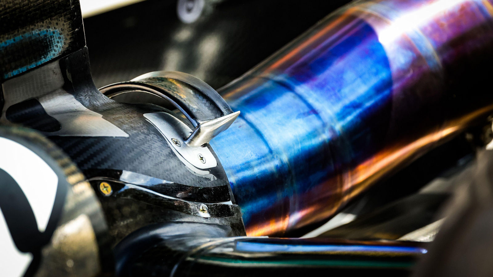 Alpine A525 rear wing pillar mini winglet