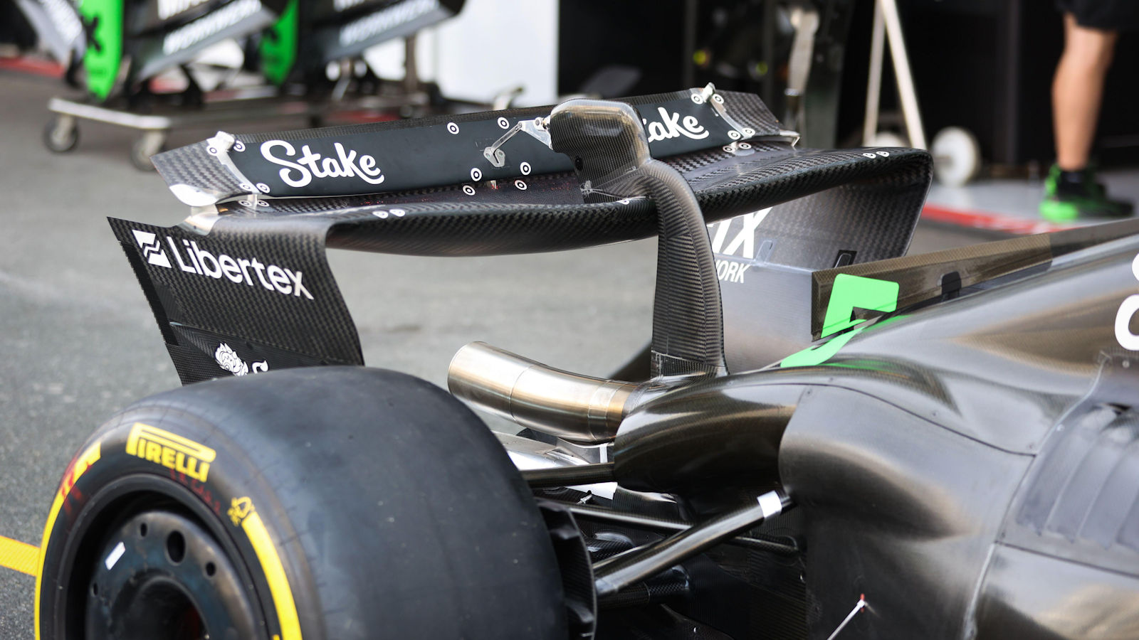 Sauber C45 rear wing