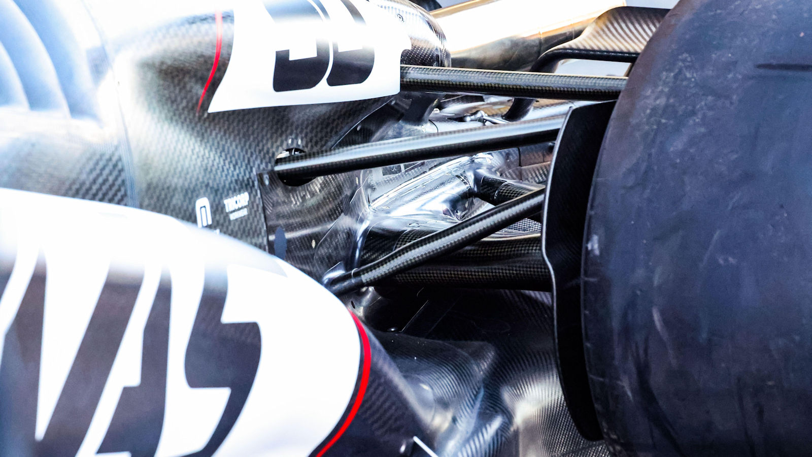 Haas VF-25 rear suspension detail
