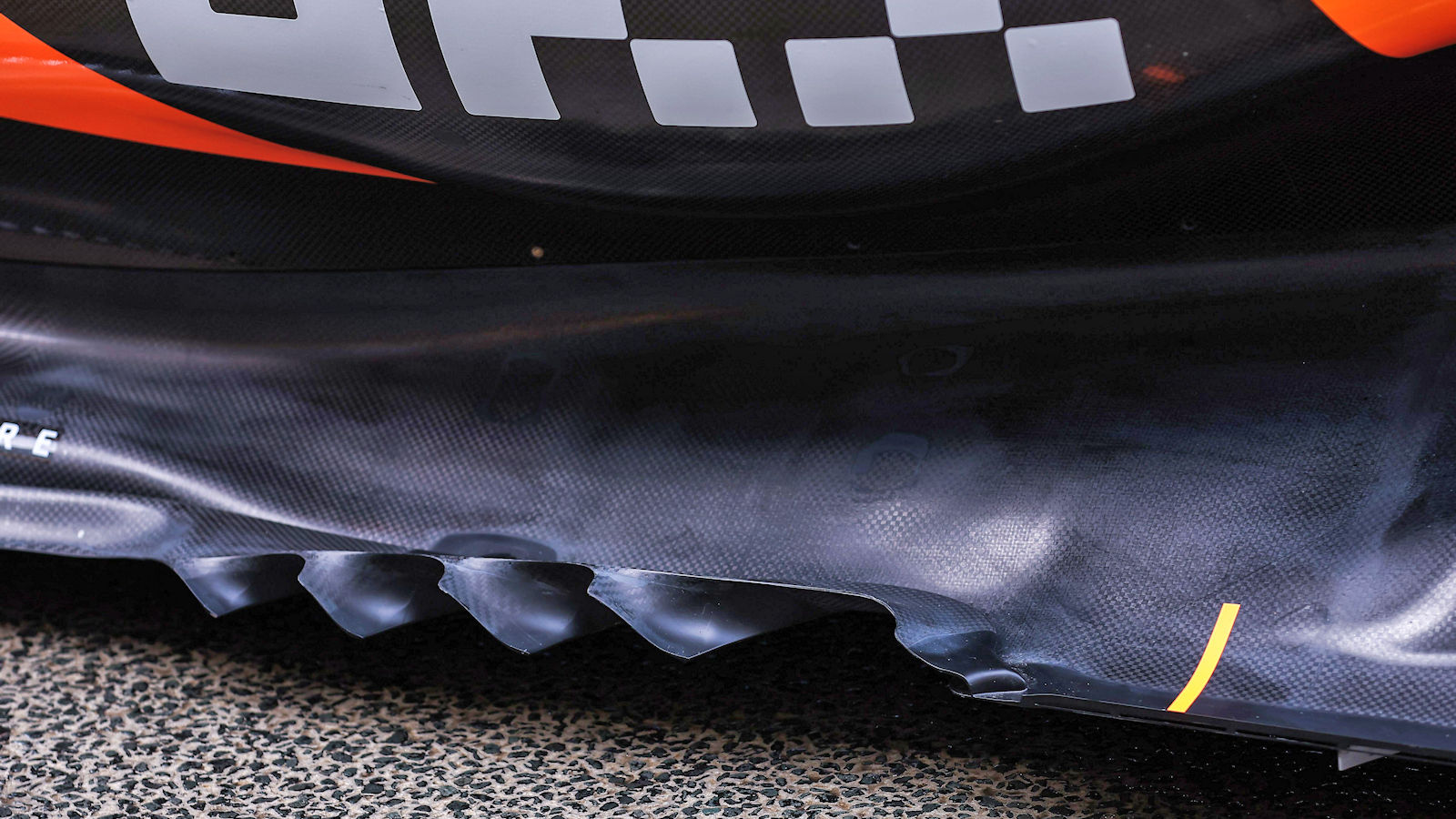 McLaren MCL39 edge wing