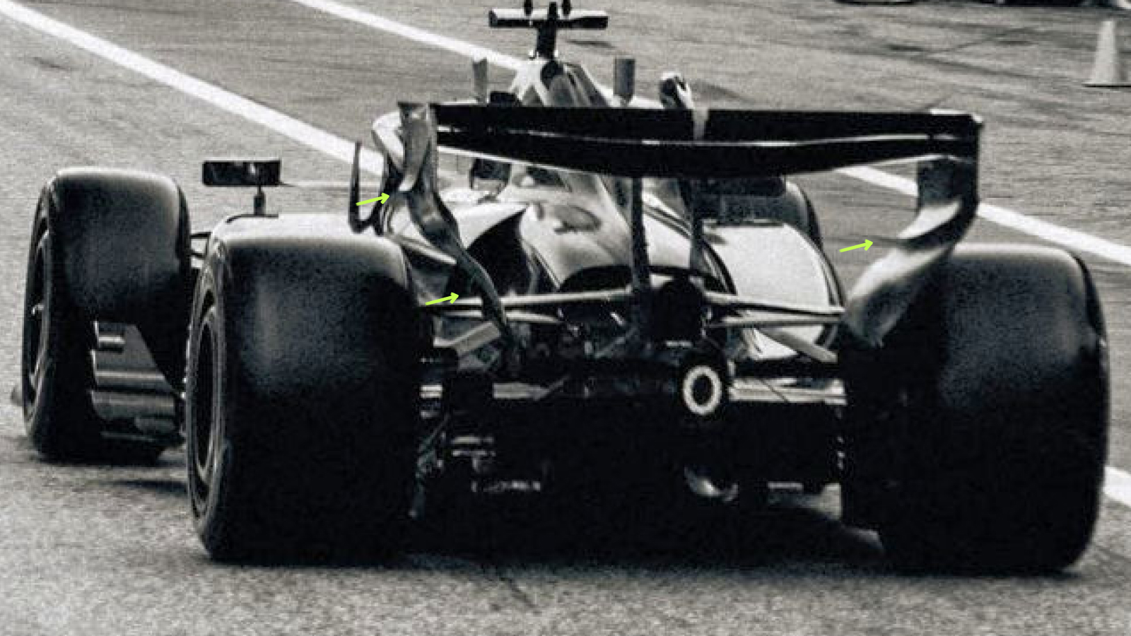 Aston Martin AMR26 rear wing