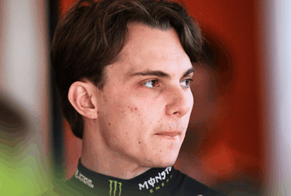 Piastri finds something to joke about after McLaren’s double DNS in China