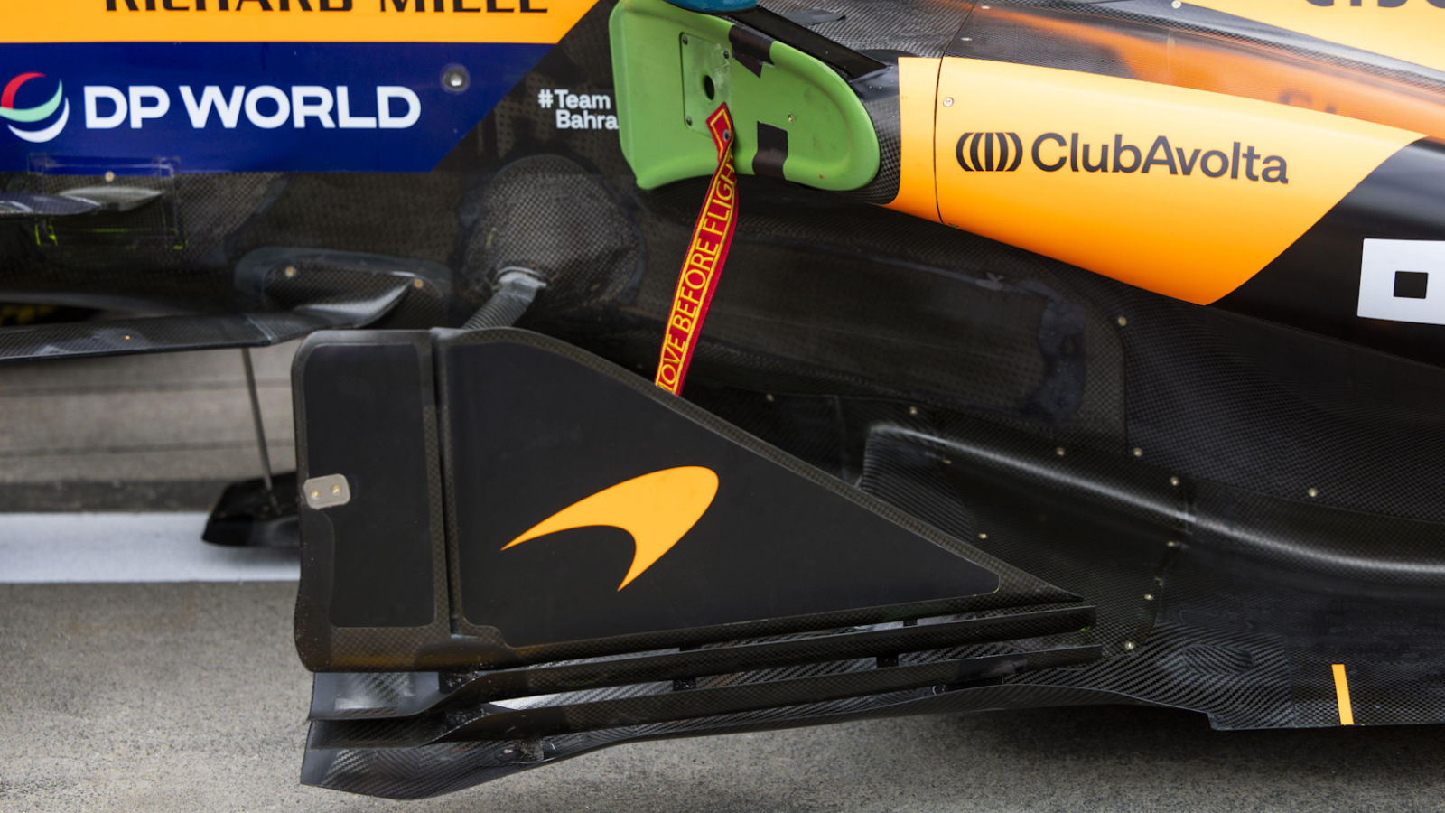 McLaren MCL40 deflector array