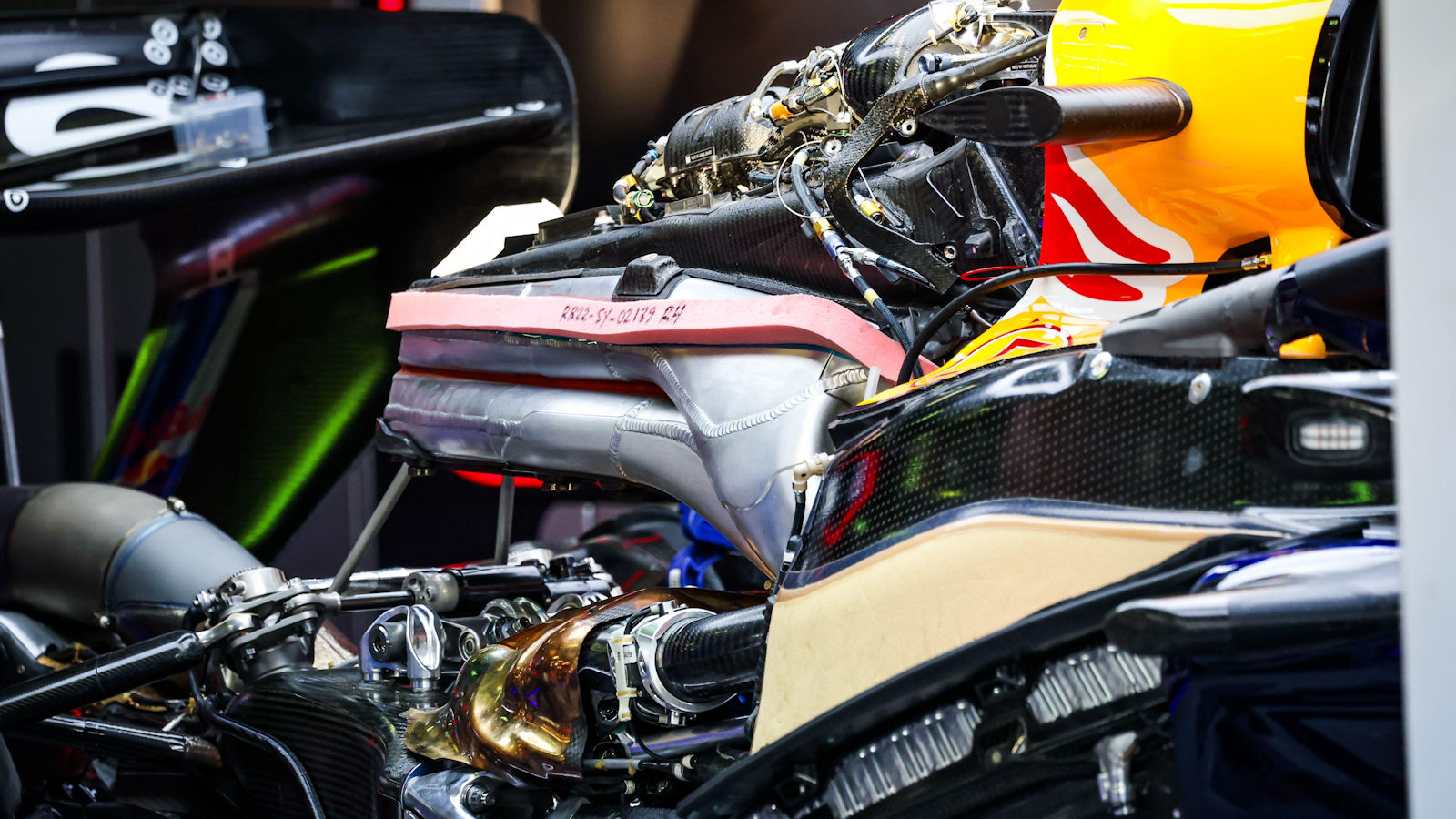 Red Bull RB22 powerunit install (RHS)