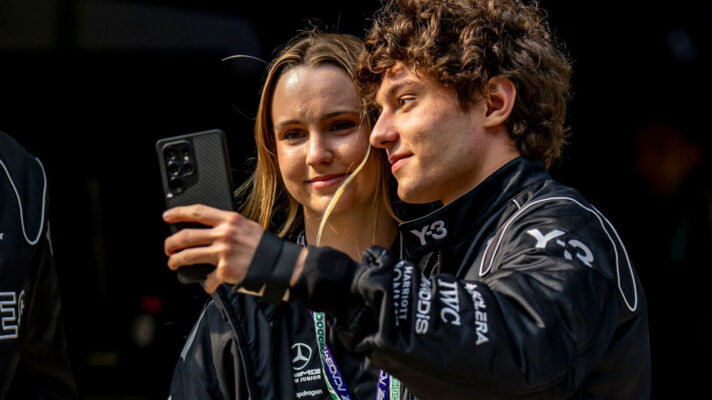 Kimi Antonelli wearing a brace on his left hand