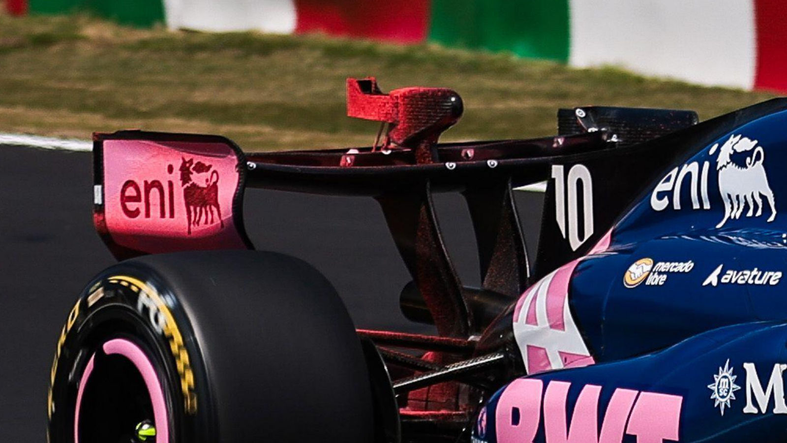 Alpine A526 mini-monkey seat with SLM active