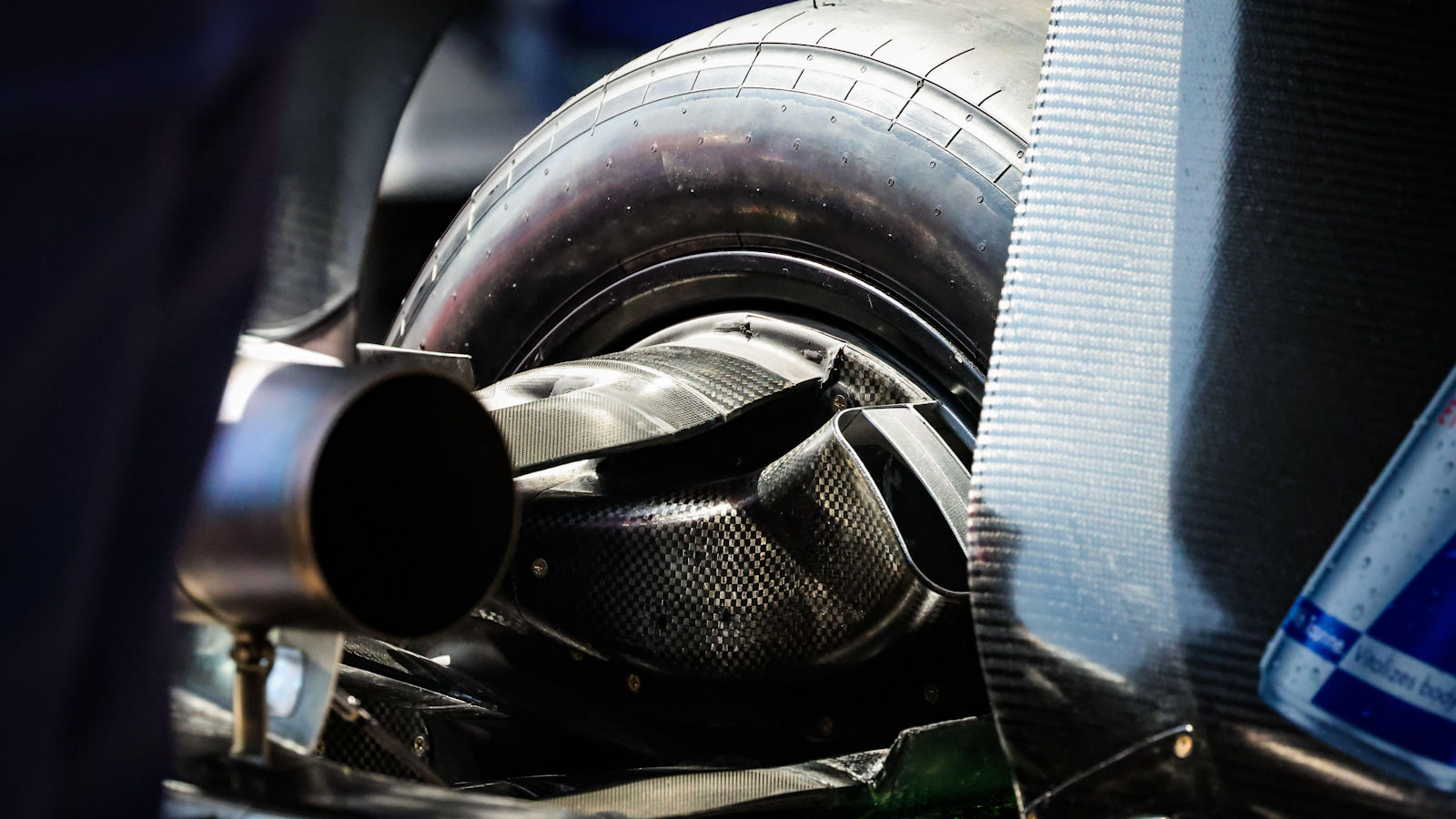 Red Bull RB22 rear brake duct