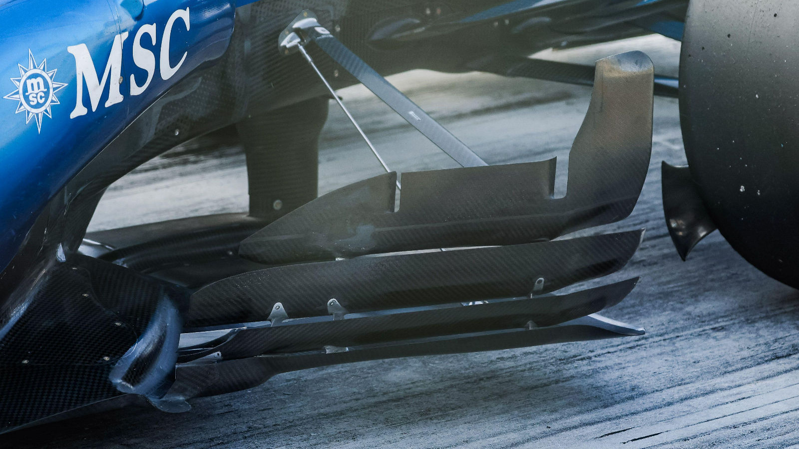 Alpine A526 deflector array