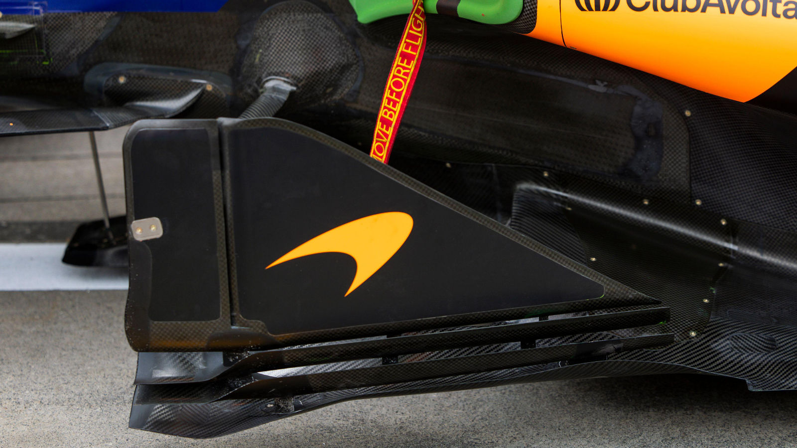 McLaren MCL40 deflector array