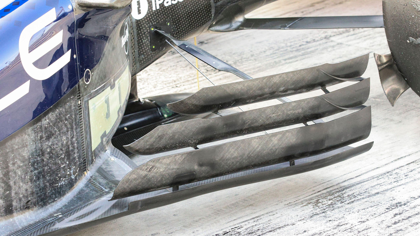 Red Bull RB22 deflector array