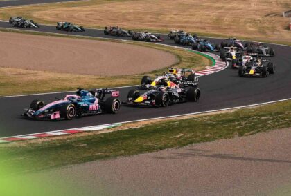 The start of the F1 2026 Japanese Grand Prix, as the cars make their way through the Esses.