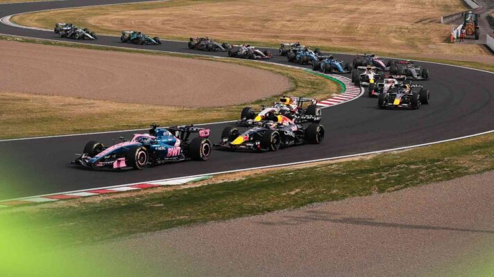 The start of the F1 2026 Japanese Grand Prix, as the cars make their way through the Esses.
