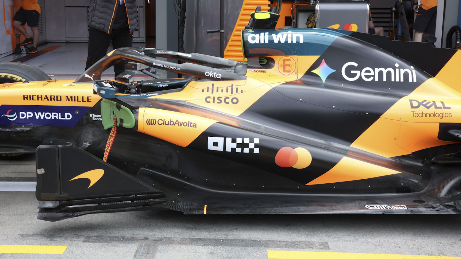 McLaren MCL40 sidepods