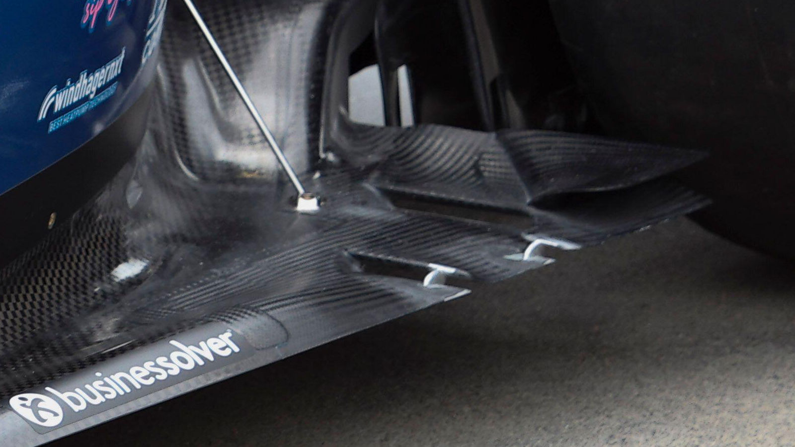 Alpine A526 floor slots