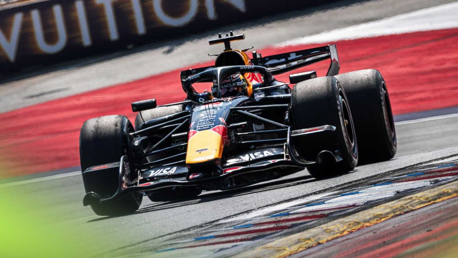 planetf1.com - Henry Valantine - Max Verstappen radio quip after George Russell's yellow flag pole