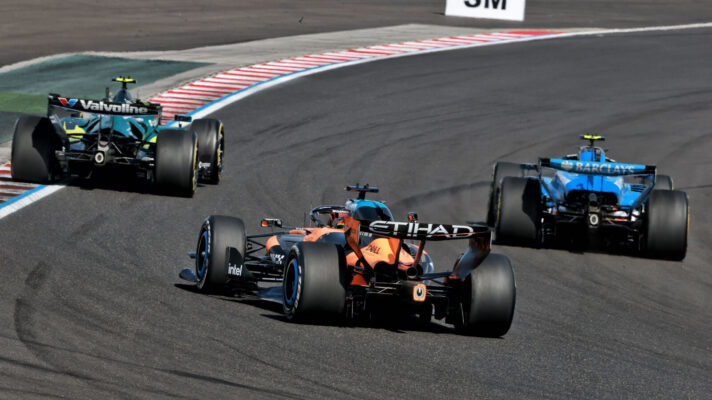 Oscar Piastri comes up behind Carlos Sainz and Fernando Alonso before clashing with the Williams driver