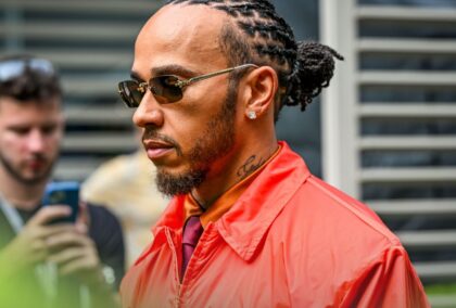 Lewis Hamilton ‘ridiculous clothing’ triggers bizarre Szafnauer claim