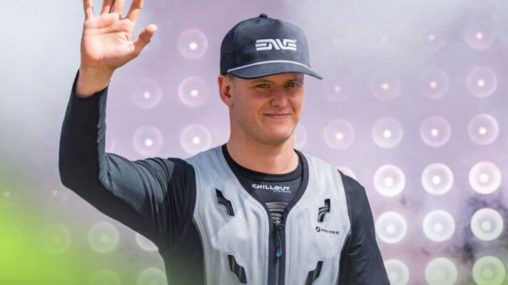 Mick Schumacher waves to the crowd in Phoenix