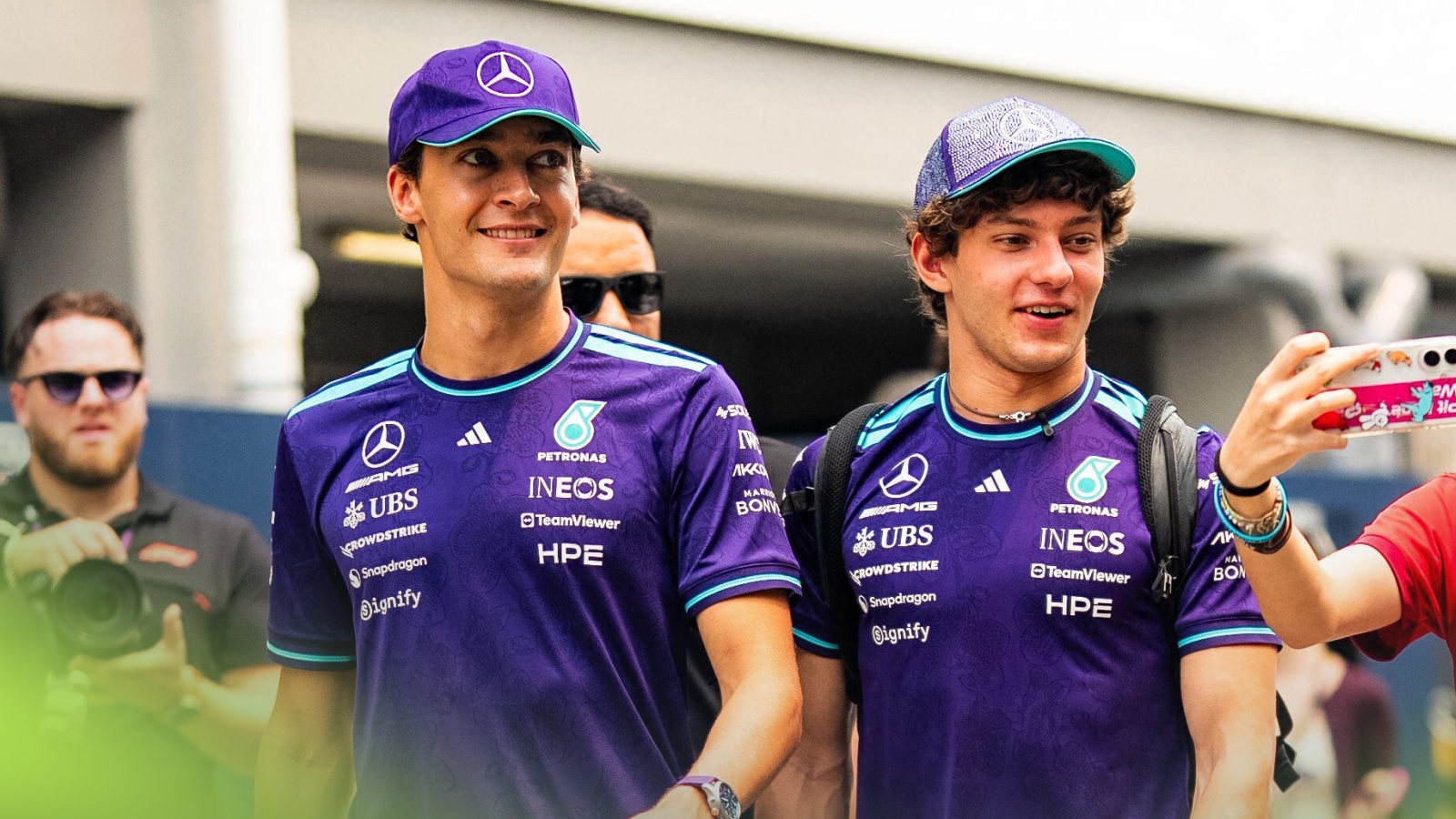Mercedes make bold upgrade call with drivers to split paths in Singapore