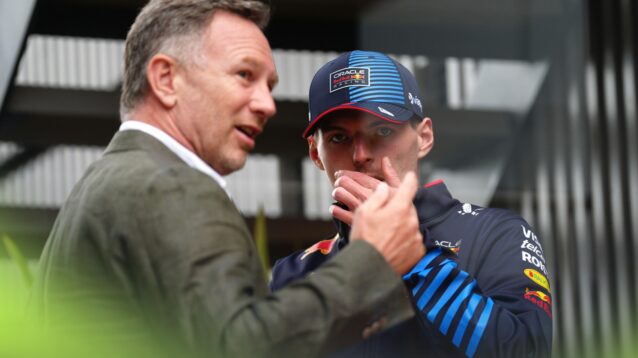Horner and Verstappen in discussion