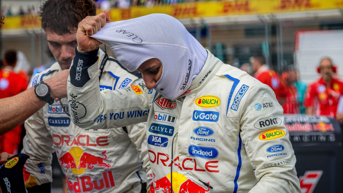 Isack Hadjar pulls off his fireproofs on the grid